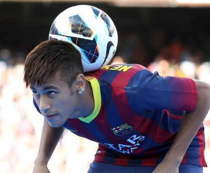 开云中国大陆-“马科斯·莫奇的战术安排与防守反应，成就美洲狮队的防守核心”